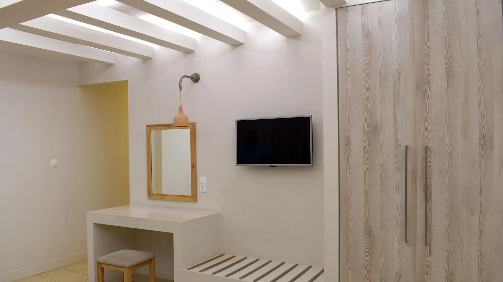 Blue Sky Hotel Apartments Rethymno Aparthotel