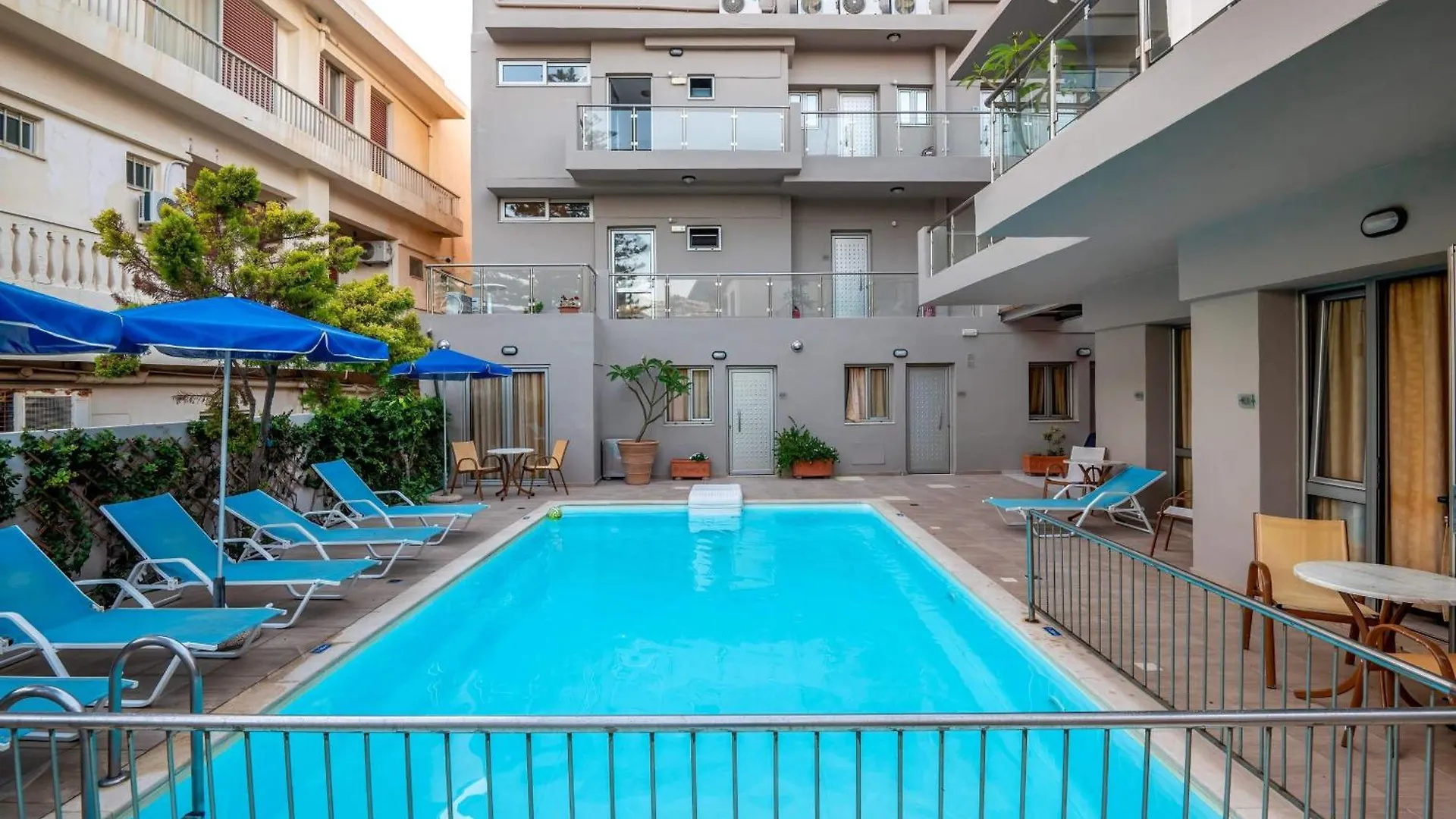 Blue Sky Hotel Apartments Rethimnon Griekenland