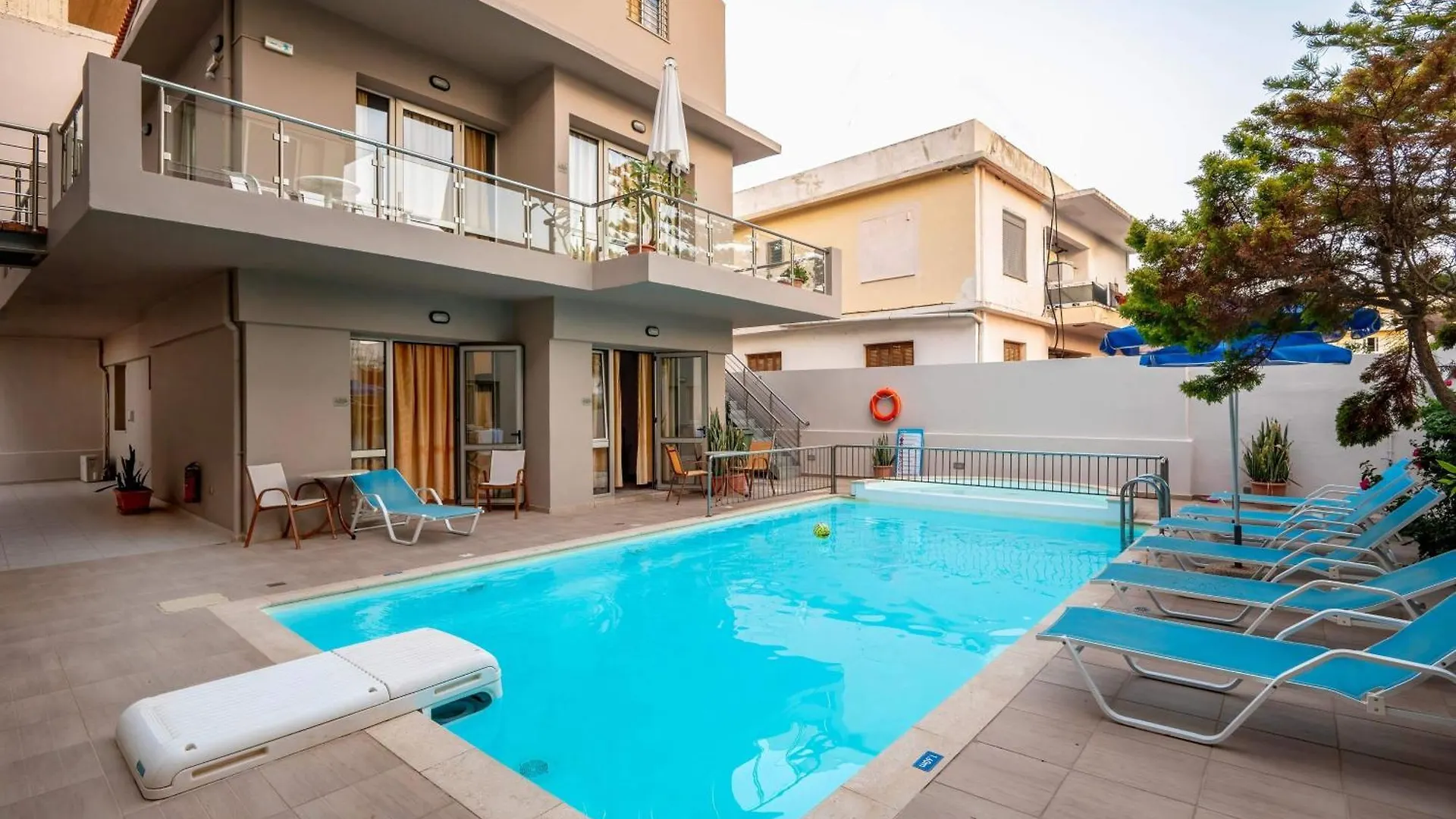 Blue Sky Hotel Apartments Rethymno  3*, Rethymno (Crete)