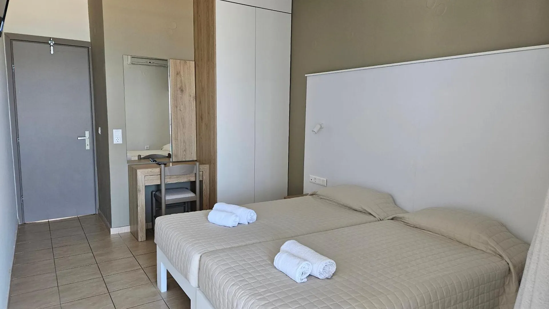 *** Lägenhetshotell Blue Sky Hotel Apartments Rethymno Grekland
